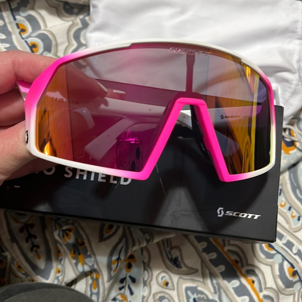 Scott’s jp61 white/pink sunglasses